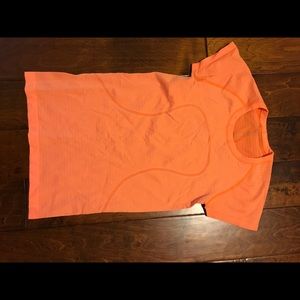 Lululemon Swiftly Tech Short Sleeve Shirt Size 6